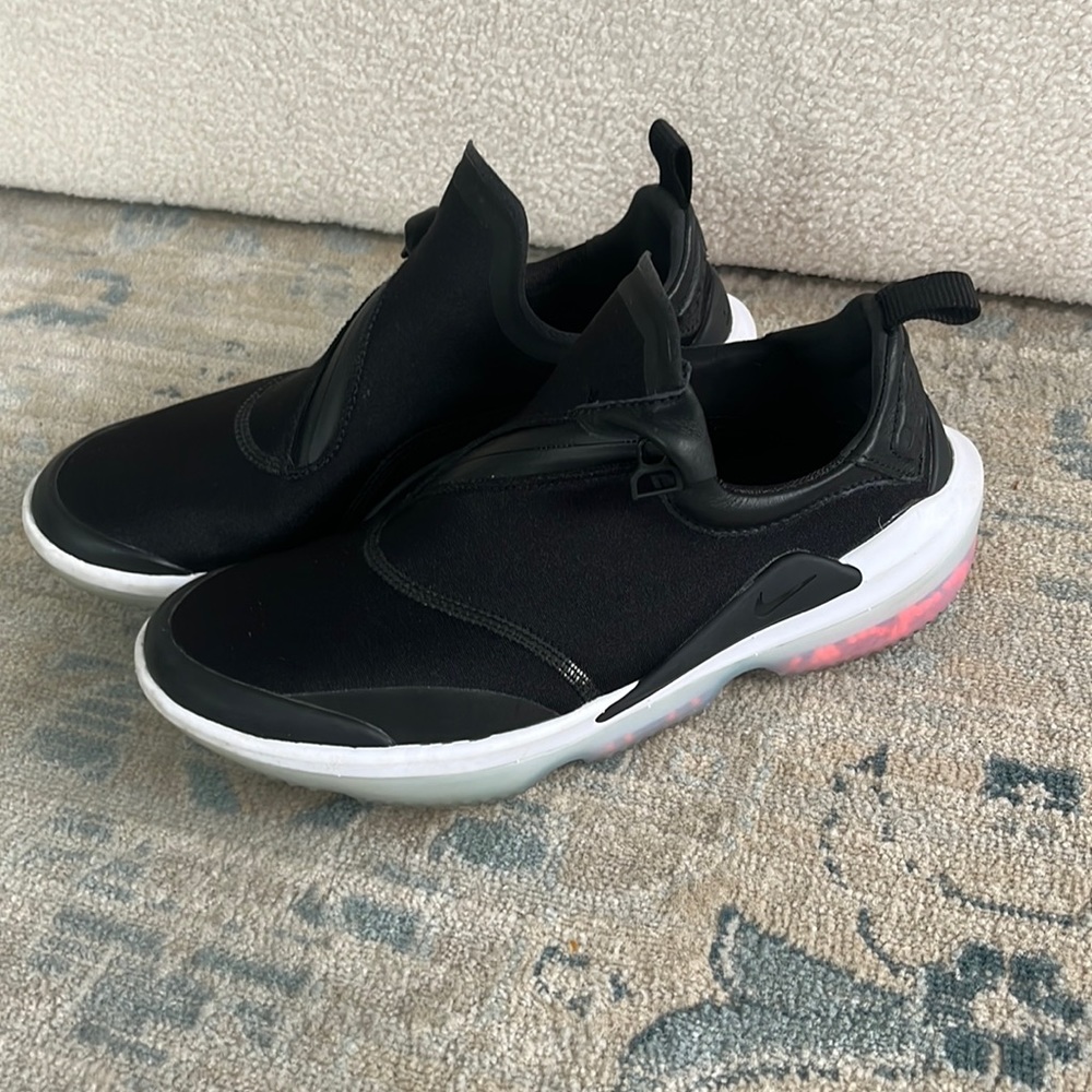 Nike Joyride women’s zip on shoes